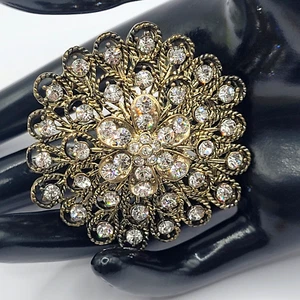Funkelnde gestufte Kuppel mit Strass Blume Mitte messingfarben Vintage Brosche Anstecknadel - Bild 1 von 24