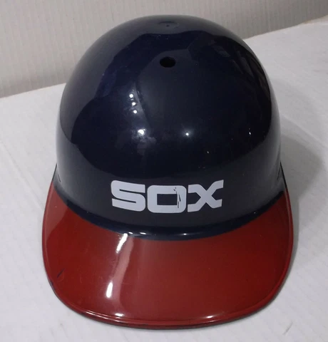 Vintage 1983 CHICAGO WHITE SOX Full Size PLASTIC HELMET ~ Souvenir ~ RED & BLUE Cover