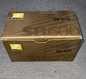 Nikon Speedlight SB-600 Shoe Mount Flash - Picture 1 of 3