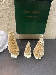 Departamento 56 Snowbabies PINOS ESCARCHADOS Botella Cepillo Árboles 76687 - Imagen 1 de 2