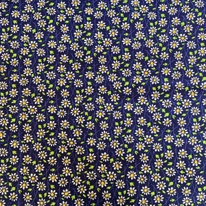 Daisy Floral Print Fabric, Material 5/8 YD For Quilting, Sewing & Crafts - Picture 1 of 6
