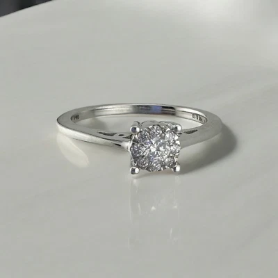 Dainty Vintage Estate 14 Karat White Gold Cluster Halo Diamond Ring 0.13 Carats - Image 1 of 4