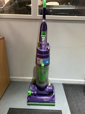 Dyson DC04 Absolute Vacuum Cleaner - Please read description - Image 1 of 4