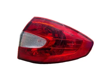 Lanterna traseira lateral direita Ford Fiesta 2011-2013 fabricante de equipamento original #S77 - Imagem 1 de 4