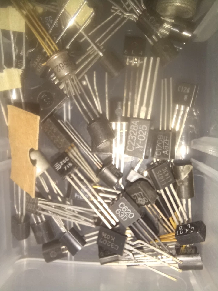Vintage Japanese NPN transistors/2SC, 2SD/NOS/You choose - Image 1 of 1