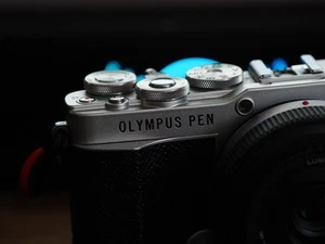 Olympus PEN E-P7 + Panasoninc Lumix 20 mm f1.7 PANCAKE lens - Picture 1 of 24