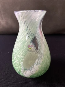 Vintage Caithness Schottland mundgeblasene grüne Wirbel Kunstglas 4,5" Vase - Bild 1 von 24