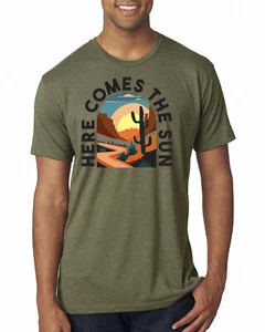 T-Shirt Here Comes The Sun Desert Road Nature Herren Premium Tri Mischung - Bild 1 von 3