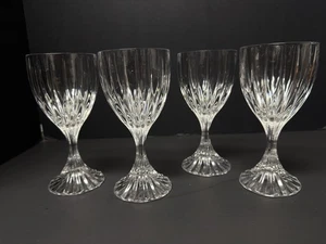 "Juego de 4 copas de vino de cristal Mikasa Park Lane de 6,25"" de alto usadas en excelente estado" - Imagen 1 de 4