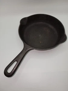 Vintage #4 Griswold Black Logo Erie PA Cast Iron Frying Pan Skillet 702A - Picture 1 of 14