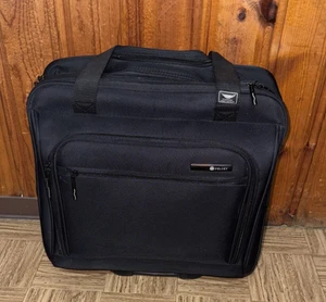 Delsey Wheeled Under Seat Carry On Suitcase Black Excellent Lightweight - Picture 1 of 14