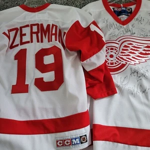 Detroit Hockey Legend Steve Yzerman Signed Autographed Jersey Large W/Full LOA - Picture 1 of 5