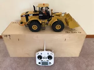 Wedico 1:14 RC CAT Caterpillar 966G Wheel Loader - Picture 1 of 11