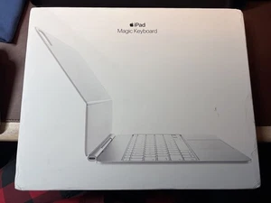 Apple IPAD Magic Keyboard iPad Pro 13 - MWR438/A A2974 - Picture 1 of 5