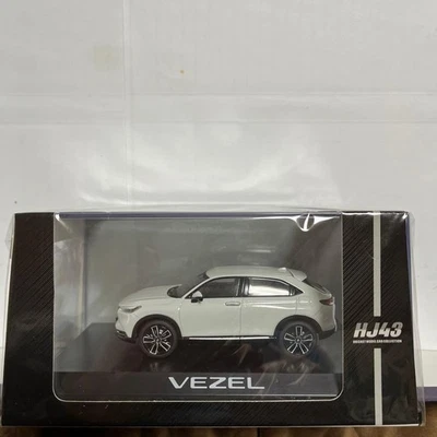Honda VEZEL 1/43  Premium Sunlight White Pearl 134416 - Image 1 of 4