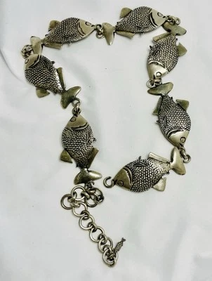 Cinturón de pescado de metal vintage años 90. Se vende en The Limited. Tono plateado 36” Foto 1 de 4