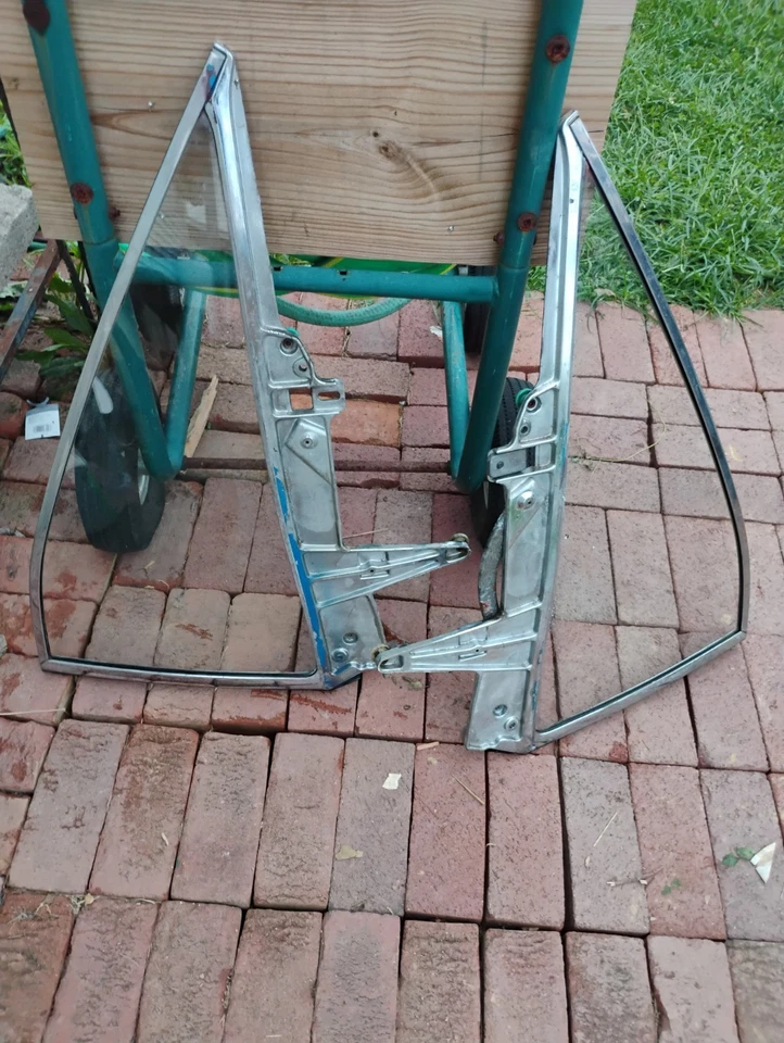 Ford Fairlane 500 1966-1967 cuarto trasero puerta de vidrio 1/4 ventanas Comet OEM  Foto 1 de 4