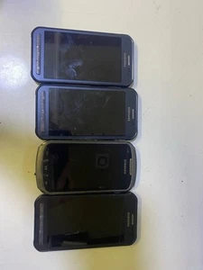 Zestaw 4x samsung x-cover 3 telefon komórkowy NIEPRZETESTOWANY - CZĘŚCI ZAMIENNE LUB NAPRAWY - Zdjęcie 1 z 2