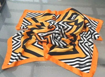 BUFANDA MISSONI AUTÉNTICA 35" X 35" SEDA ZIG-ZAG Hecha en ITALIA GRANDE Preciosa  Foto 1 de 4