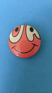 Walt Disney Pixar Clown Fish Nemo Smiley Face Pin Pinback Button  - Picture 1 of 4