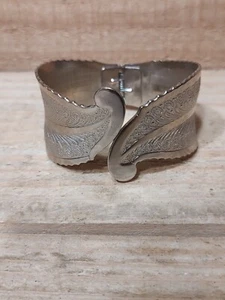 Hinged Leaf Bracelet Silver Plated - Picture 1 of 7