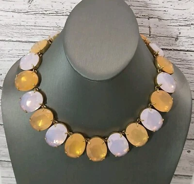 Collar J.Crew Gran Tamaño Gema Cristal Rosa Melocotón Multi Luz Oro Buey Placa Latón Foto 1 de 4