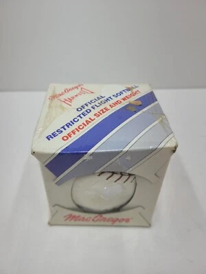 Nuevo MacGregor 1983 Madera Dura Oficial Vuelo Restringido Softbol Corcho Centro 3154 Foto 1 de 4