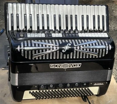 Sonovox Accordion Sonola - Image 1 of 4
