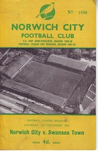 NORWICH CITY V SWANSEA CITY 10 NOVEMBER 1962 DIVISION 2 VGC - Picture 1 of 1
