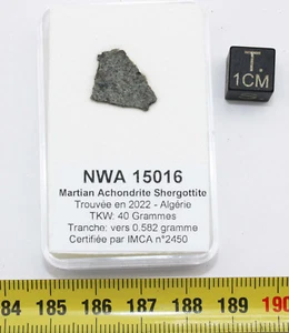 Meteoritenscheibe NWA 15016 - Mars Shergottite ( 0,582 Gramm - 022 ** ) - Bild 1 von 10