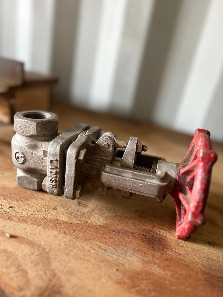 1" Threaded Gate Valve Alloy 20 - Image 1 of 4