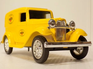 ERTL 1932 FORD Panel Truck w / Spare, PENNZOIL Bank #9017UP NOS - Picture 1 of 8