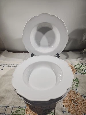 Juego de 4 cuencos para sopa de sabana Crate & Barrel borde festoneado blanco nuevo con etiquetas Foto 1 de 4