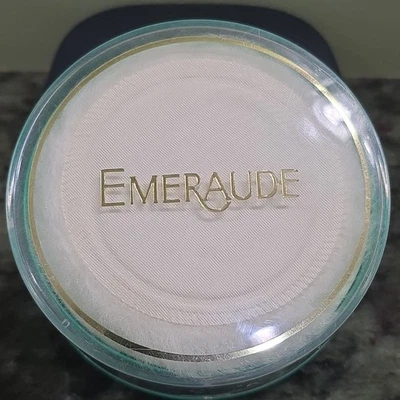 Винтажная новая запечатанная парфюмированная пудра для тела Coty Emeraude с затяжкой 1,75 унции новая из старых запасов - Изображение 1 из 4