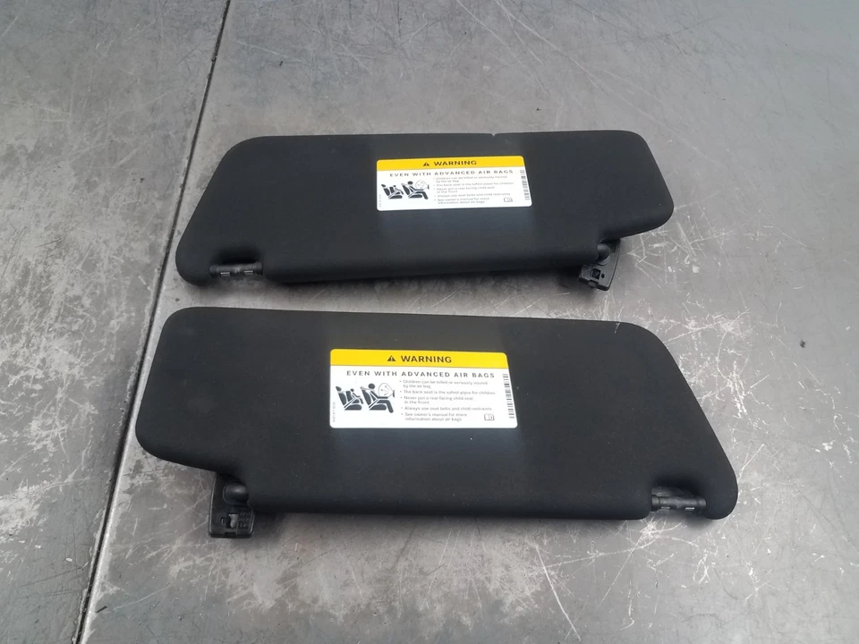 2011 Mercedes Benz AMG C 63 солнцезащитные козырьки #7010 A12 - Изображение 1 из 4