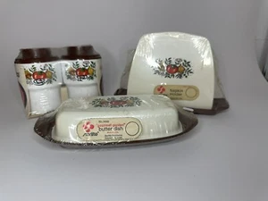 Sterilite Tablemates S+P Napkin Butter Plastic Kitchen Accessory Set Sealed 70s - Picture 1 of 3