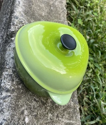 Le Creuset Petite Apple Casserole Mini Cocotte Stoneware Green No Box - Image 1 of 4