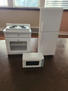 Juego de estufa de cocina, refrigerador, microondas muebles de madera para casa de muñecas. Movible - Imagen 1 de 5