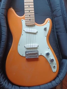 Fender Player Duo-Sonic Right-Handed Electric Guitar - orange and case - Imagen 1 de 10
