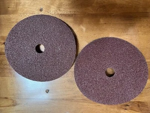 3M 7 in. Aluminum Oxide Center Mount Fiber Disc 24 Grit Type C - Lot of 2 NEW - Picture 1 of 4