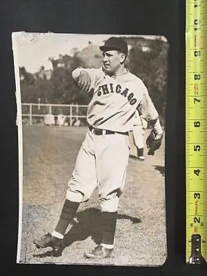1930 Lester Bell Chicago Cubs Press Photo formerly Boston Braves & St Louis Card - Image 1 of 4