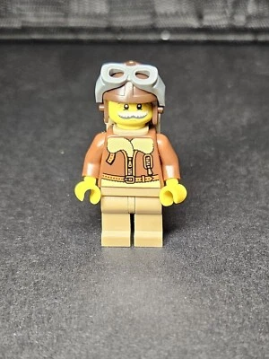 LEGO Old Pilot RETIRED Series 3 RARE Minifigure 8803 - Pilot w/ Original Acc's - Image 1 of 4