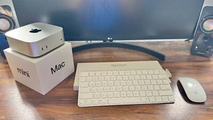 Apple Mac Mini 2024 M4 256GB Hard Drive 16GB Ram, Magic Keyboard, Magic Mouse - Picture 1 of 12
