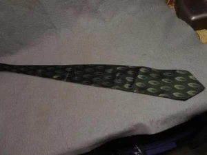 GREEN  NECKTIE  ALL SILK BY BETTINI SLIGHTLY  USED ITALY N/R - Picture 1 of 4