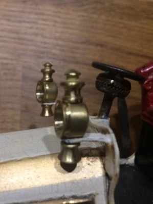 1 petite lanterne pour voitures de type Bing ou Carette light phare