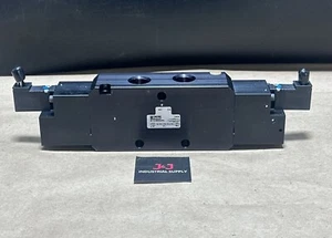 BRAND NEW - Parker B753BB549A 160PSI (1034kPa) Max. Solenoid Directional Valve - Picture 1 of 12