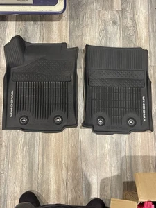 2024 - 2025 Genuine Toyota Tacoma TRD All Weather Rubber floor mats - OEM - Bild 1 von 8
