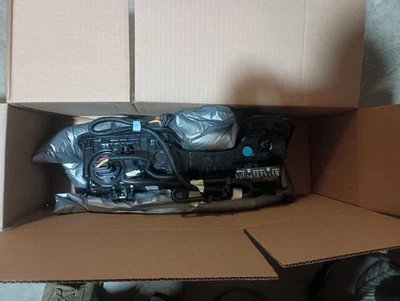 Luz trasera derecha pasajero Chevrolet Silverado 2500 2024 3080606 Foto 1 de 3