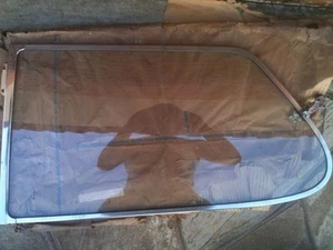 SAAB 99 1969-1973 REAR SIDE WINDOW N.O.S - Picture 1 of 3