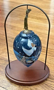 Adorno de Navidad de vidrio soplado Ne'Qwa Angel azul con soporte firmado por artista - Imagen 1 de 8